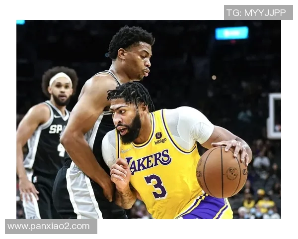 勇士与篮网对决精彩纷呈CCTV5直播引发球迷热议